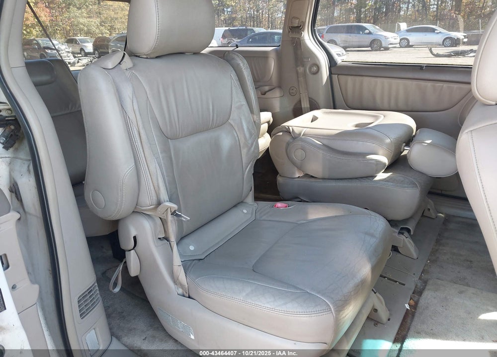 2005 TOYOTA SIENNA XLE VIN: 5TDZA22C95S374781