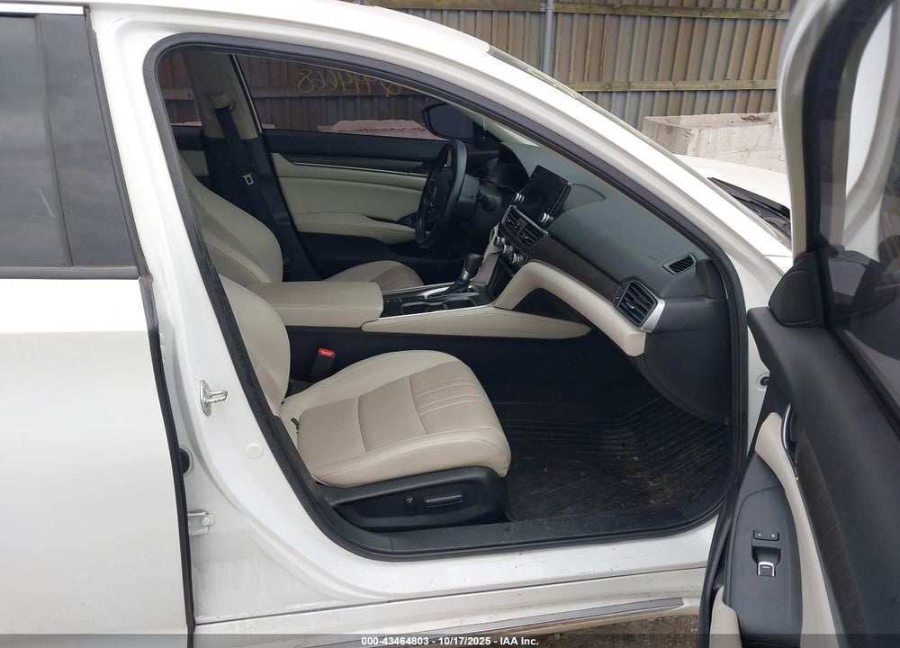 2018 HONDA ACCORD EX-L VIN: 1HGCV1F67JA053047