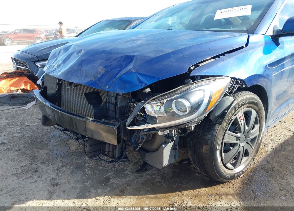 2018 HYUNDAI ELANTRA SE VIN: 5NPD74LF8JH390242