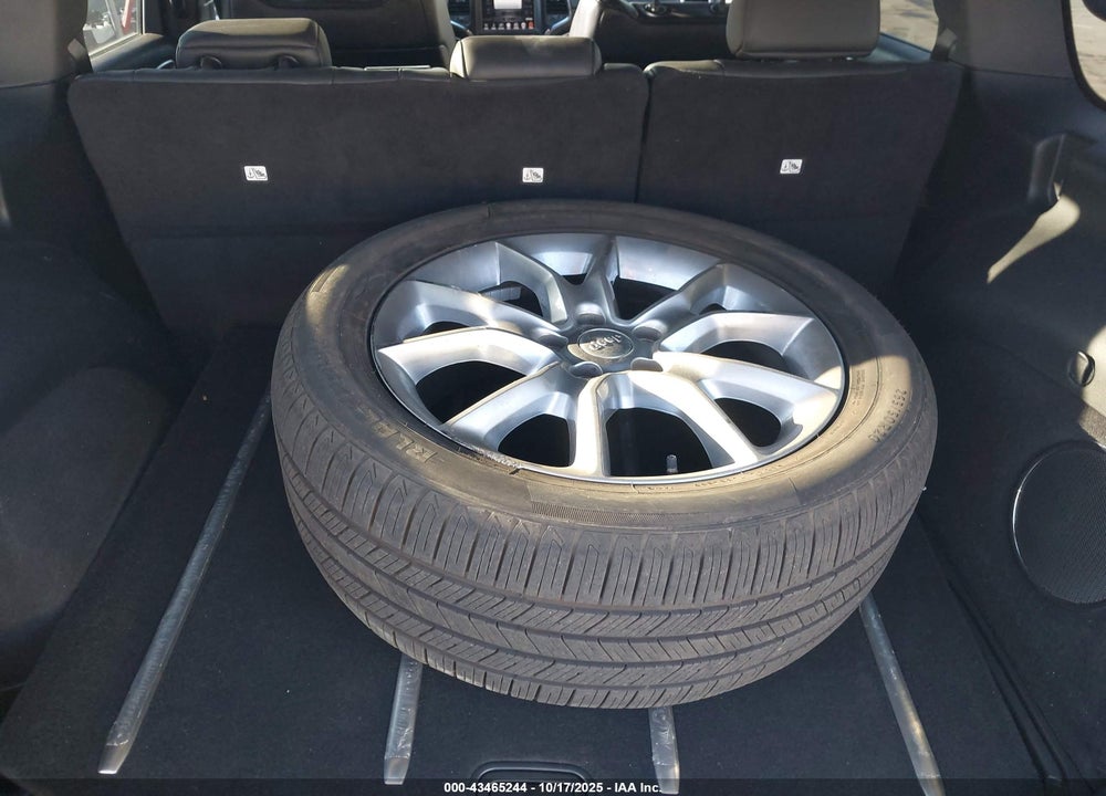 2016 JEEP GRAND CHEROKEE SUMMIT VIN: 1C4RJEJG0GC464539
