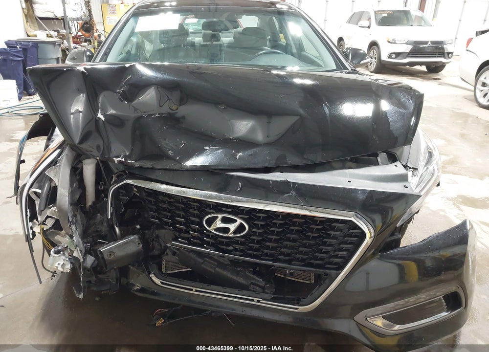 2017 HYUNDAI SONATA HYBRID SE VIN: KMHE24L3XHA067686