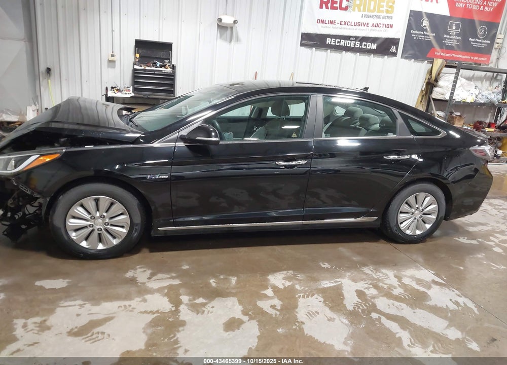 2017 HYUNDAI SONATA HYBRID SE VIN: KMHE24L3XHA067686