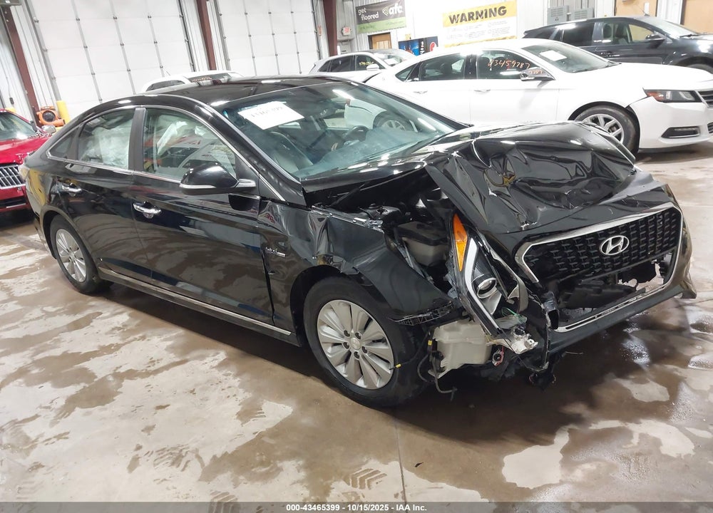 2017 HYUNDAI SONATA HYBRID SE VIN: KMHE24L3XHA067686