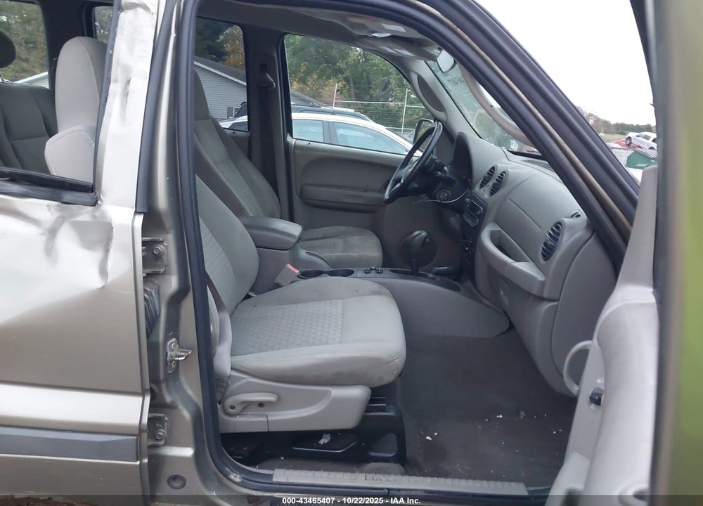 2007 JEEP LIBERTY VIN: 1J4GL48K57W540044