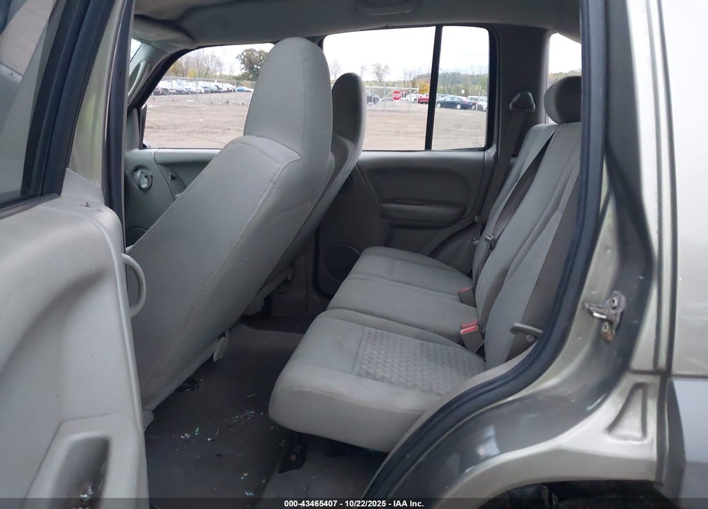 2007 JEEP LIBERTY VIN: 1J4GL48K57W540044