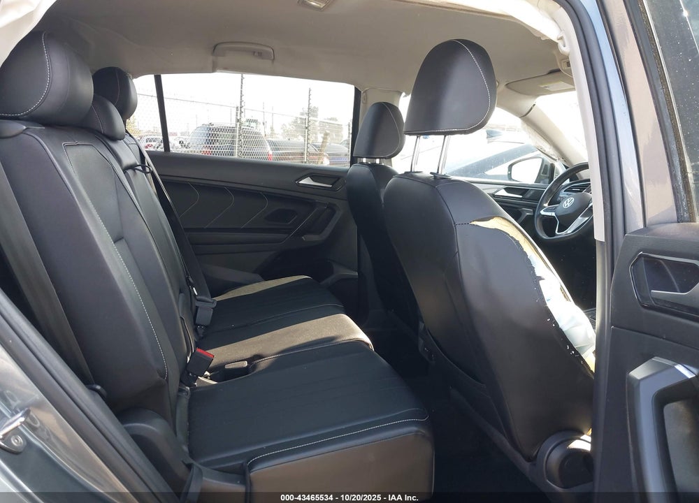 2022 VOLKSWAGEN TIGUAN VIN: 3VV3B7AX1NM070401