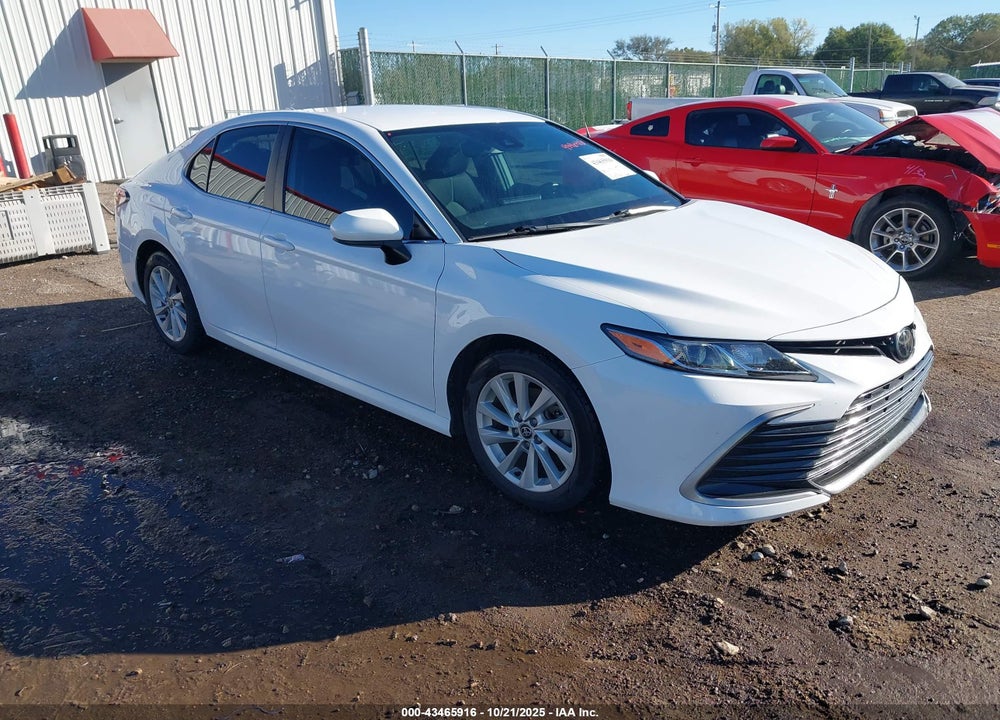 2022 TOYOTA CAMRY LE VIN: 4T1C11AK4NU647352
