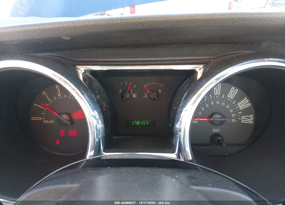 2005 FORD MUSTANG VIN: 1ZVFT84N655254180