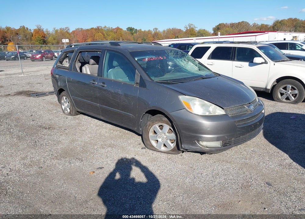 2004 TOYOTA SIENNA XLE VIN: 5TDZA22C14S100148