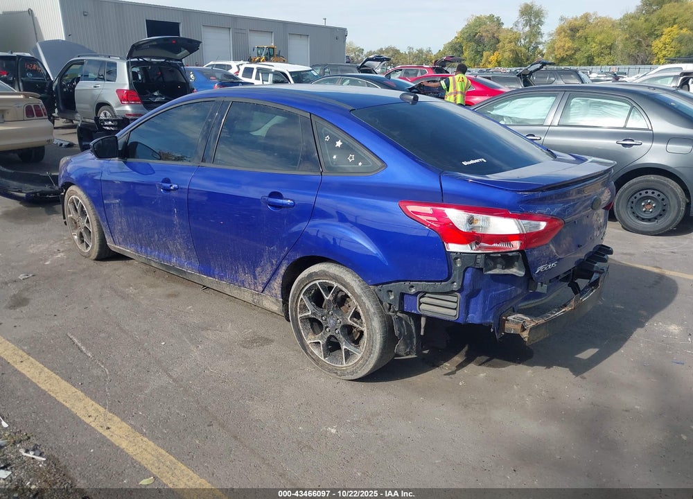 2014 FORD FOCUS SE VIN: 1FADP3F23EL354453