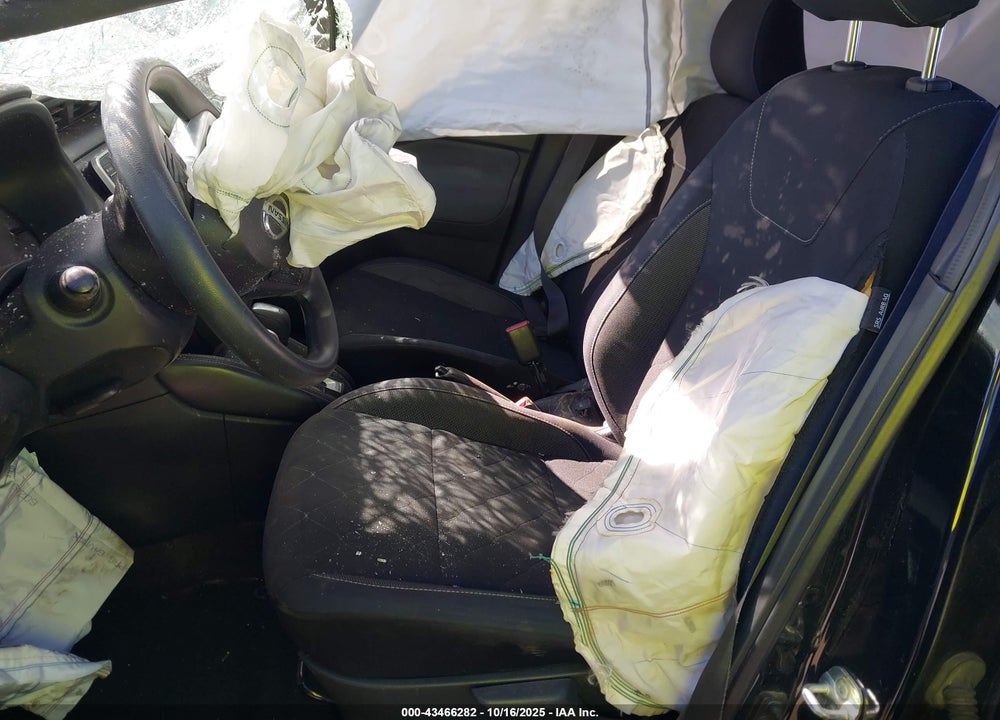 2019 NISSAN KICKS S VIN: 3N1CP5CU5KL470456
