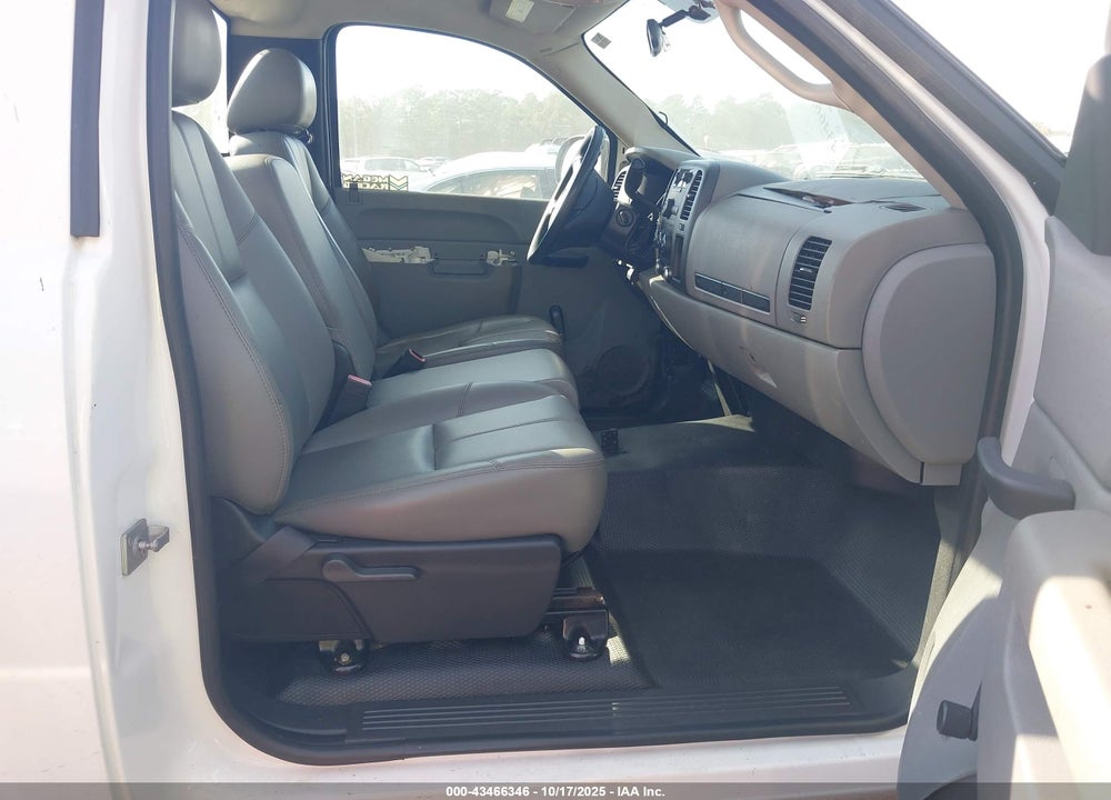 2011 CHEVROLET SILVERADO 1500 WORK TRUCK VIN: 1GCNCPEA8BZ132218