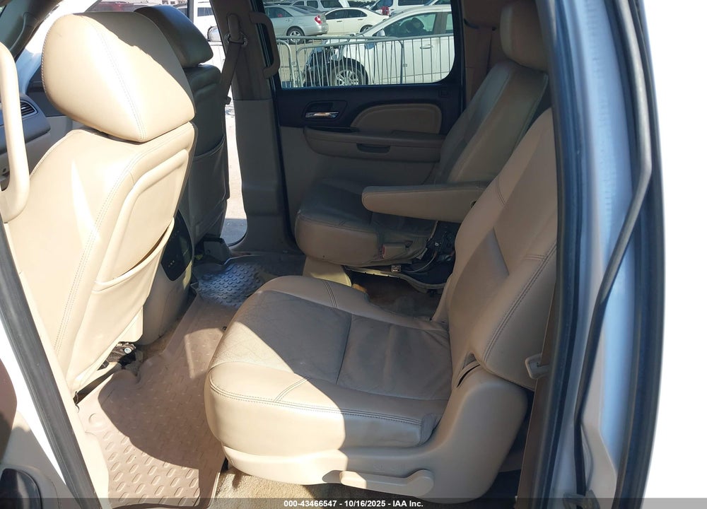 2011 GMC YUKON XL 1500 DENALI VIN: 1GKS1MEF6BR307203