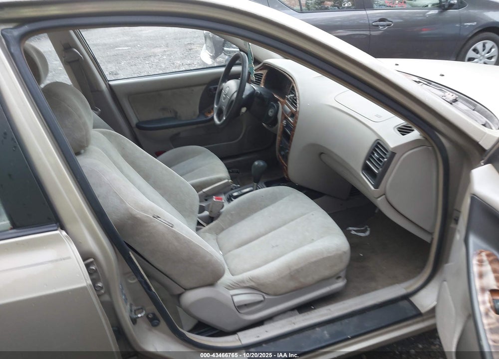 2002 HYUNDAI ELANTRA VIN: KMHDN45DX2U371342