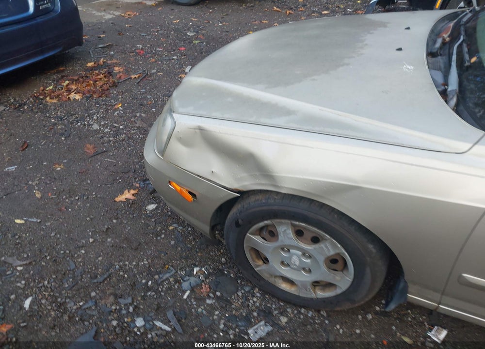 2002 HYUNDAI ELANTRA VIN: KMHDN45DX2U371342