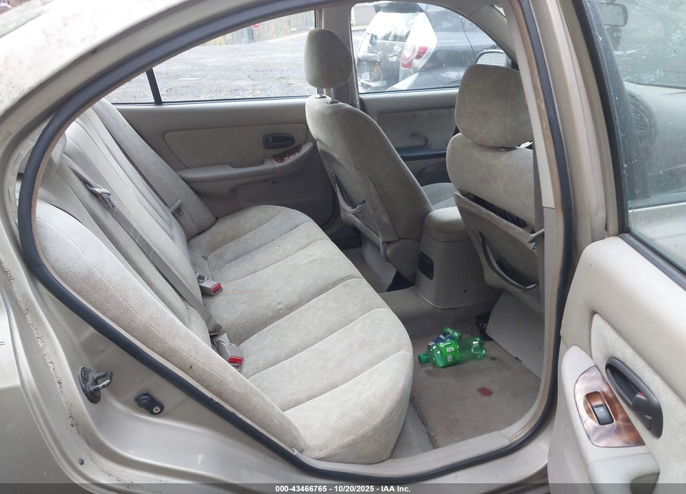 2002 HYUNDAI ELANTRA VIN: KMHDN45DX2U371342