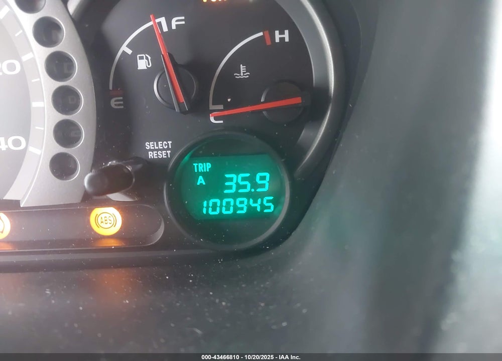 2005 HONDA PILOT EX-L VIN: 5FNYF18555B011804