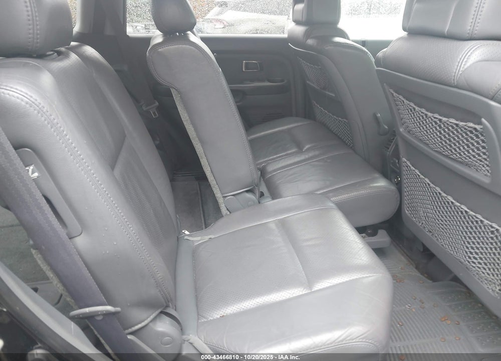 2005 HONDA PILOT EX-L VIN: 5FNYF18555B011804
