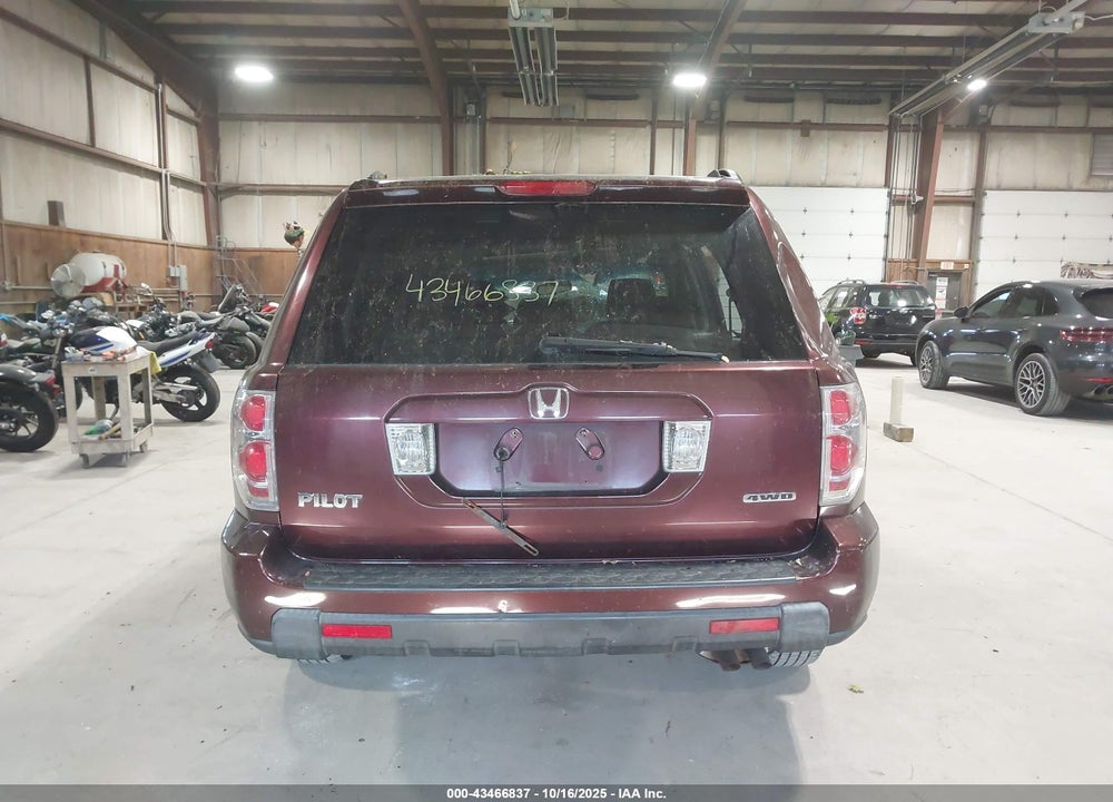 2008 HONDA PILOT VIN: 5FNYF18378B040031