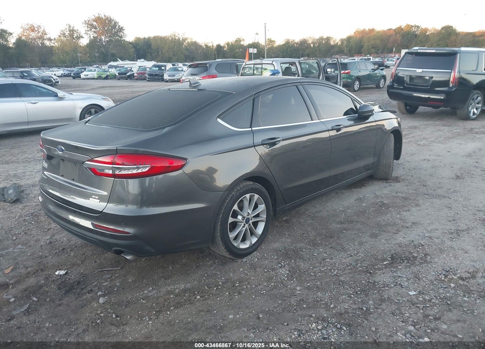 2019 FORD FUSION SE VIN: 3FA6P0HD4KR235121