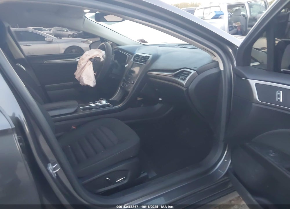 2019 FORD FUSION SE VIN: 3FA6P0HD4KR235121