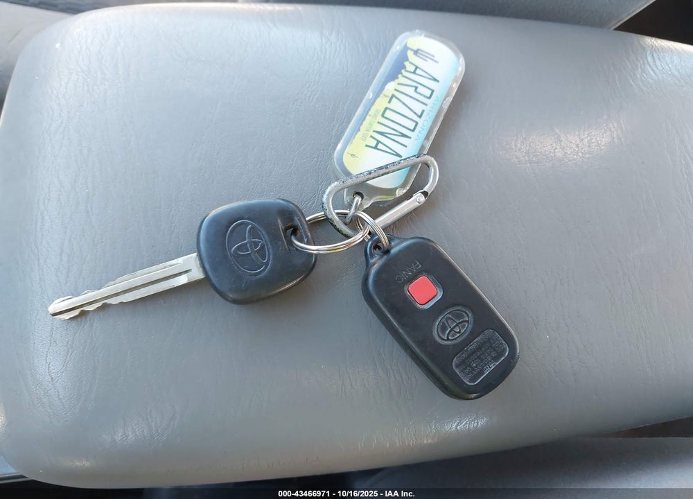2005 TOYOTA CAMRY LE V6 VIN: 4T1BF32K45U097660