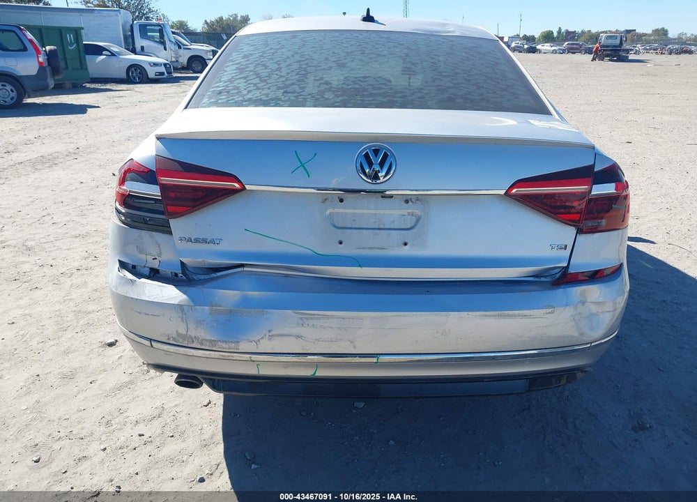2017 VOLKSWAGEN PASSAT VIN: 1VWDT7A33HC072196