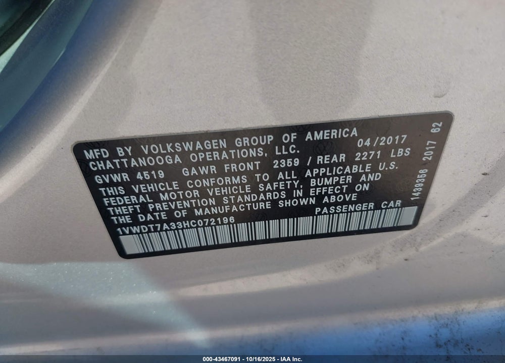 2017 VOLKSWAGEN PASSAT VIN: 1VWDT7A33HC072196