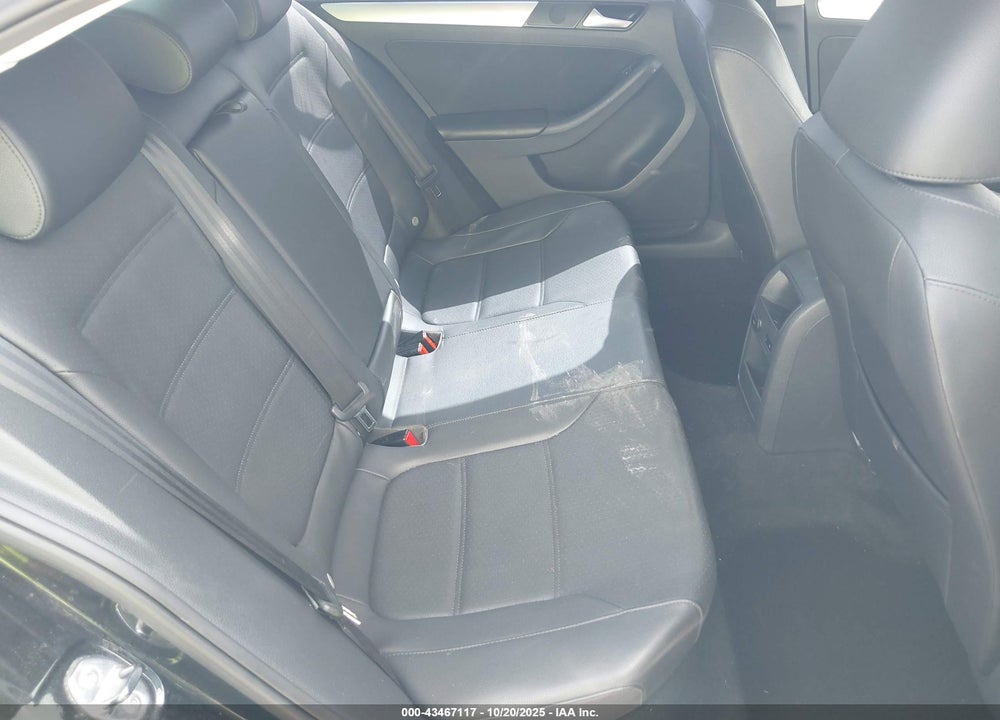2014 VOLKSWAGEN JETTA 1.8T SE VIN: 3VWD07AJ4EM380690