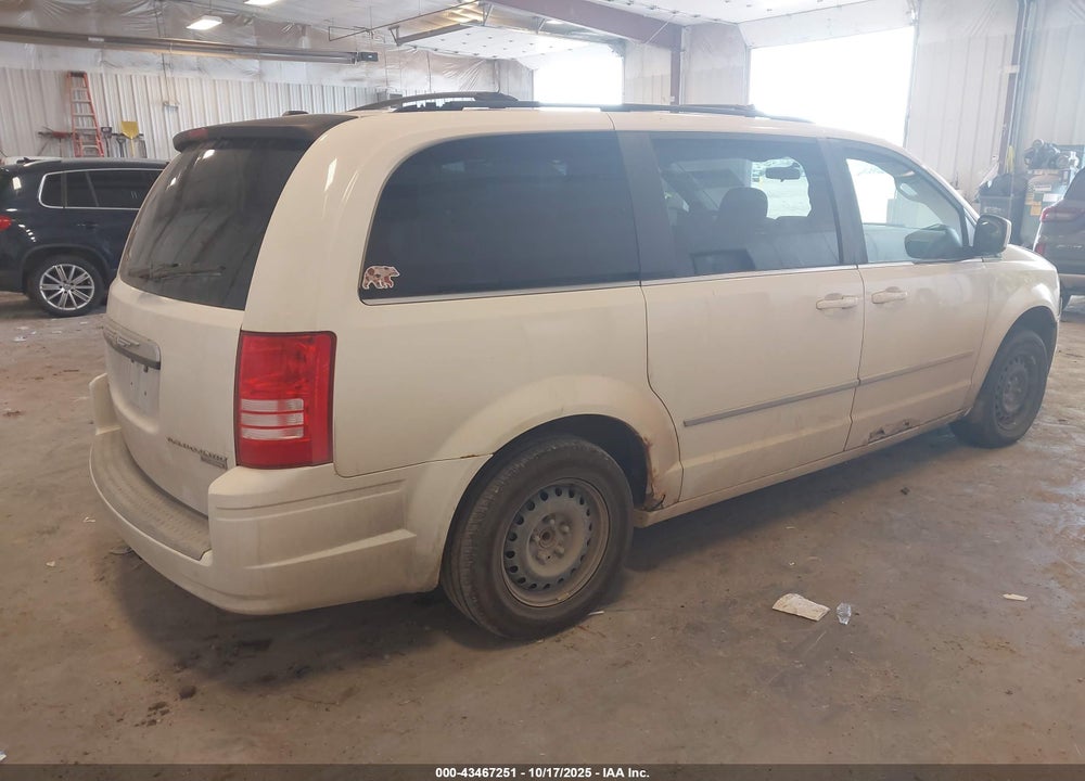 2009 CHRYSLER TOWN & COUNTRY VIN: 2A8HR54179R596910