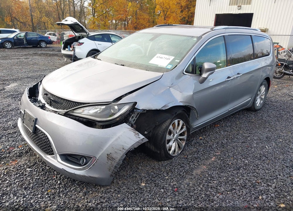2019 CHRYSLER PACIFICA TOURING L VIN: 2C4RC1BG0KR617129