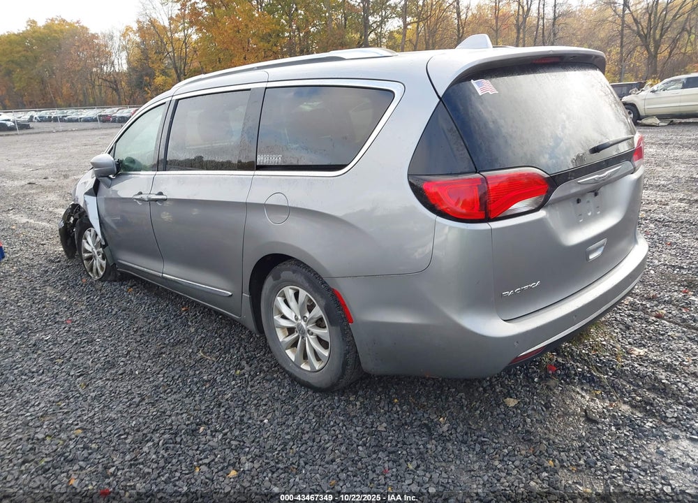 2019 CHRYSLER PACIFICA TOURING L VIN: 2C4RC1BG0KR617129