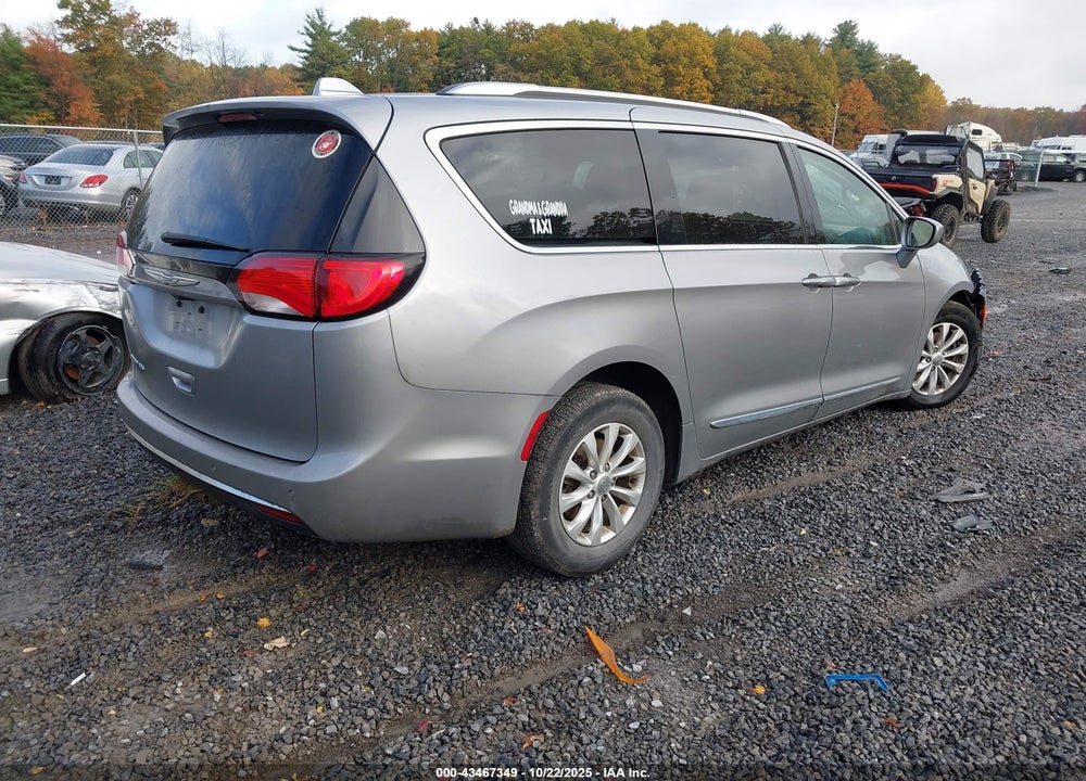 2019 CHRYSLER PACIFICA TOURING L VIN: 2C4RC1BG0KR617129