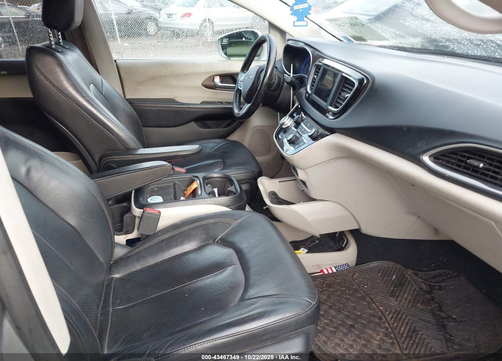 2019 CHRYSLER PACIFICA TOURING L VIN: 2C4RC1BG0KR617129