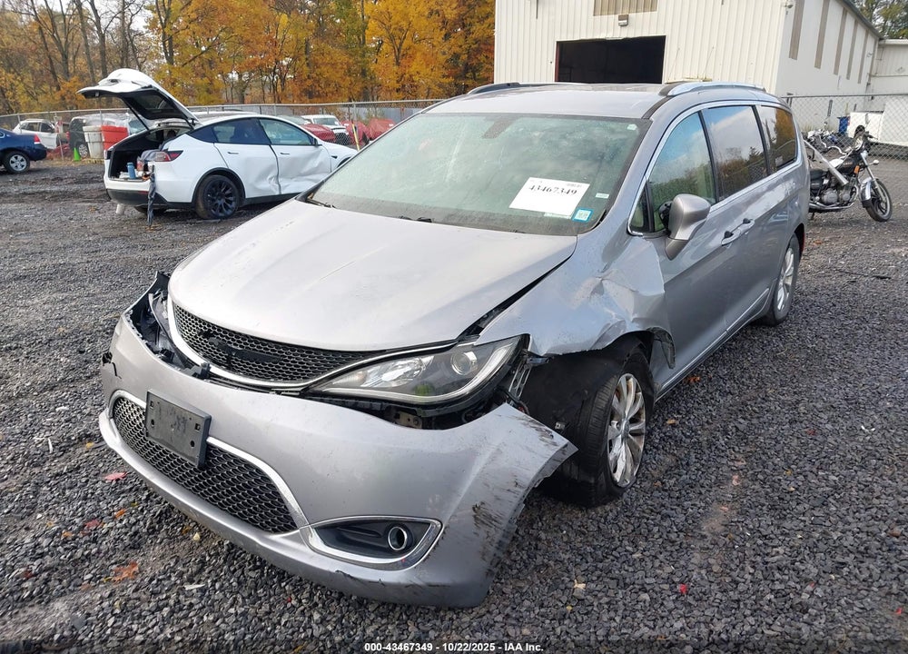 2019 CHRYSLER PACIFICA TOURING L VIN: 2C4RC1BG0KR617129
