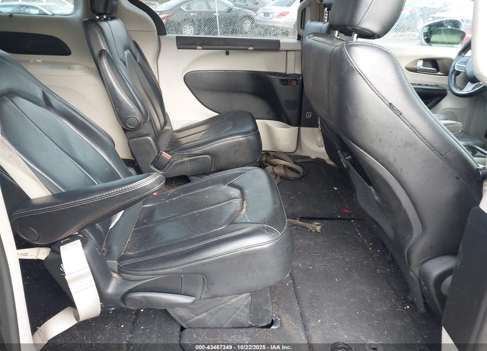 2019 CHRYSLER PACIFICA TOURING L VIN: 2C4RC1BG0KR617129