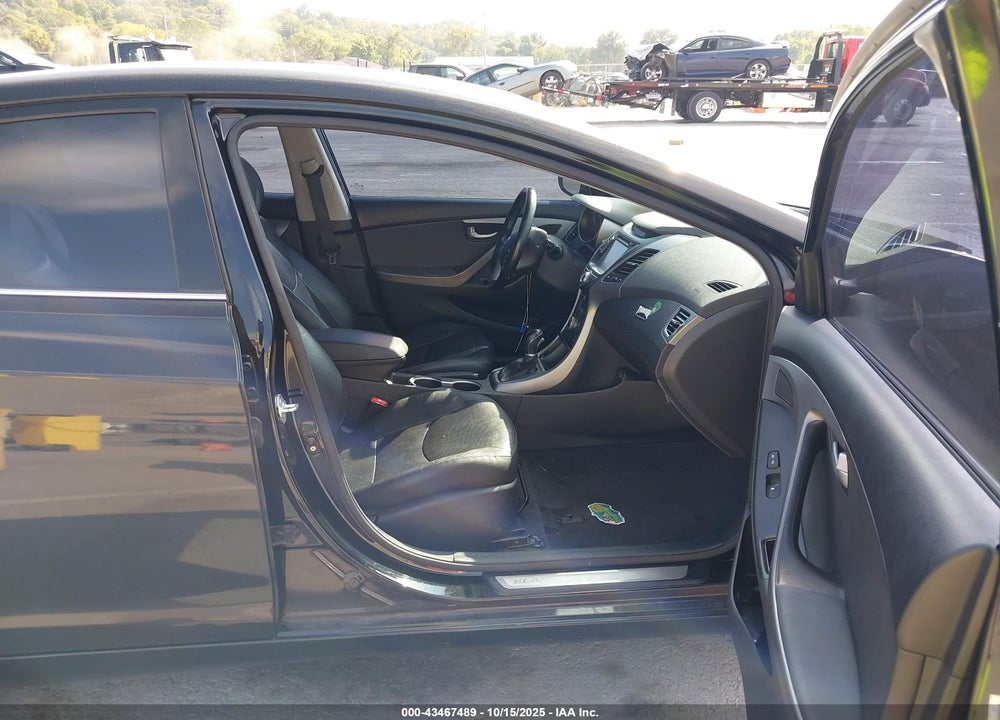 2014 HYUNDAI ELANTRA VIN: KMHDH4AE7EU029602
