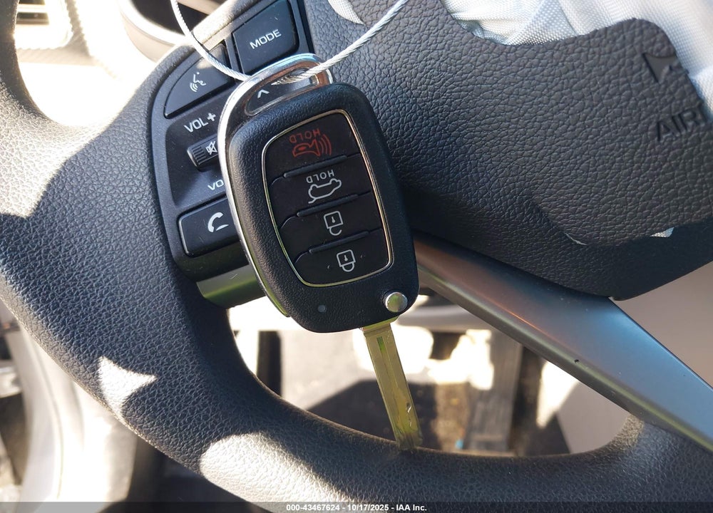 2020 HYUNDAI TUCSON SE VIN: KM8J23A46LU102316