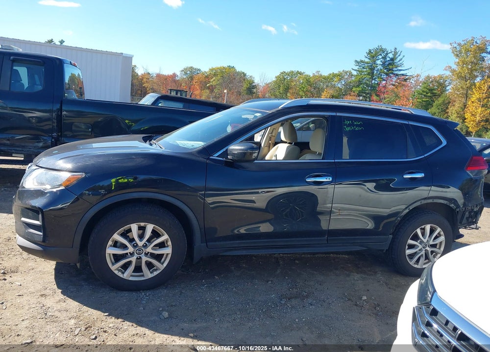 2017 NISSAN ROGUE SV VIN: JN8AT2MV1HW001877