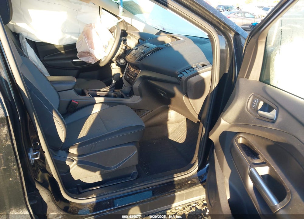 2017 FORD ESCAPE SE VIN: 1FMCU9GD3HUC27648