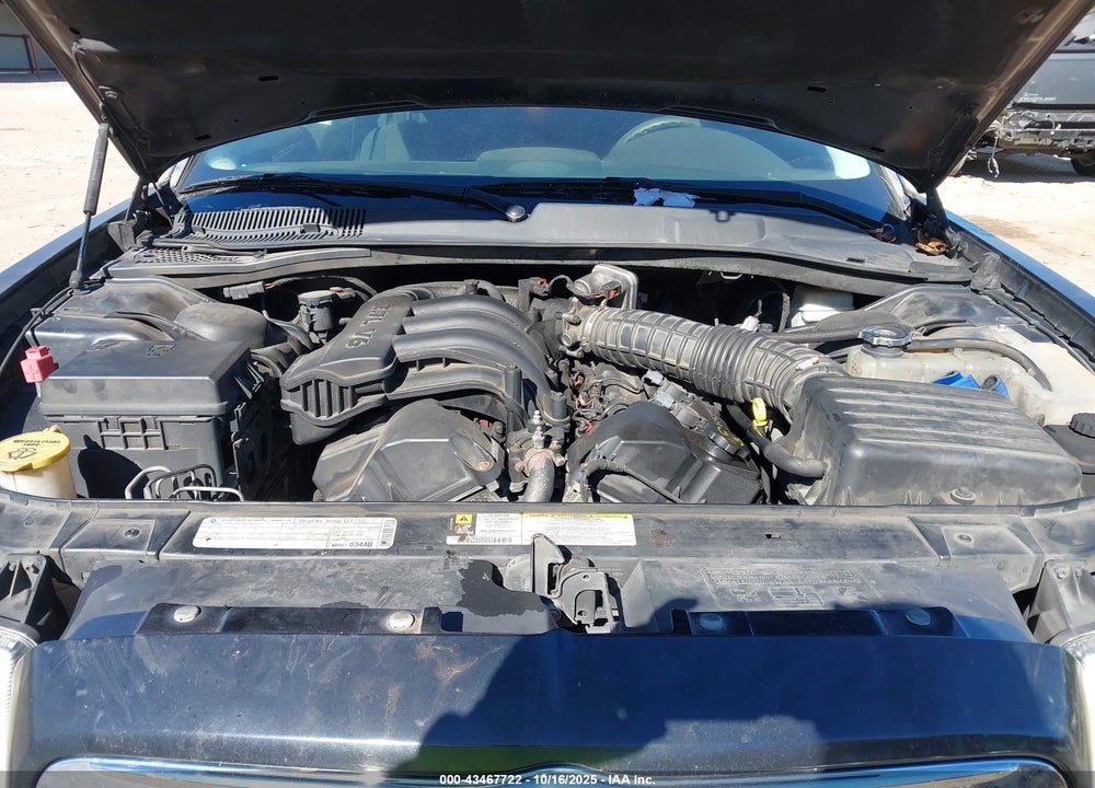 2010 CHRYSLER 300 TOURING VIN: 2C3CA4CD5AH105635