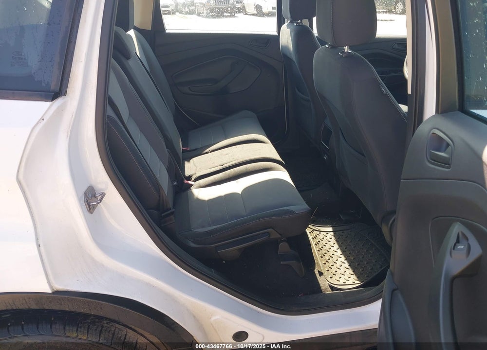 2017 FORD ESCAPE VIN: 1FMCU0F70HUD49424