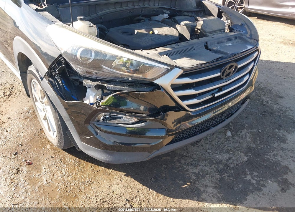 2017 HYUNDAI TUCSON VIN: KM8J33A47HU562072