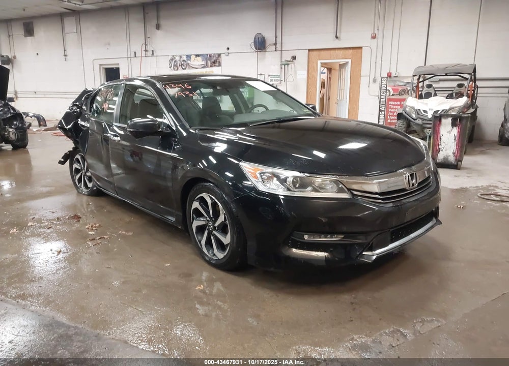 2017 HONDA ACCORD EX-L VIN: 1HGCR2F93HA245600