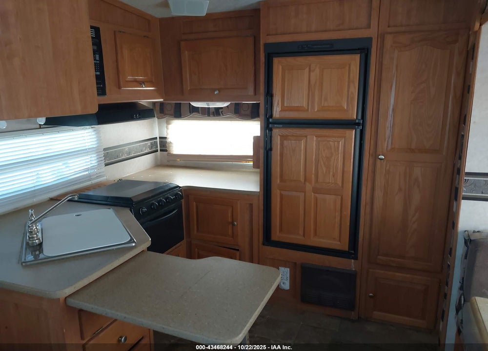 2008 ROCKWOOD FIFTH WHEEL /SIGNATU VIN: 4X4FRLD2481825455