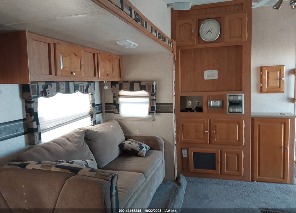 2008 ROCKWOOD FIFTH WHEEL /SIGNATU VIN: 4X4FRLD2481825455