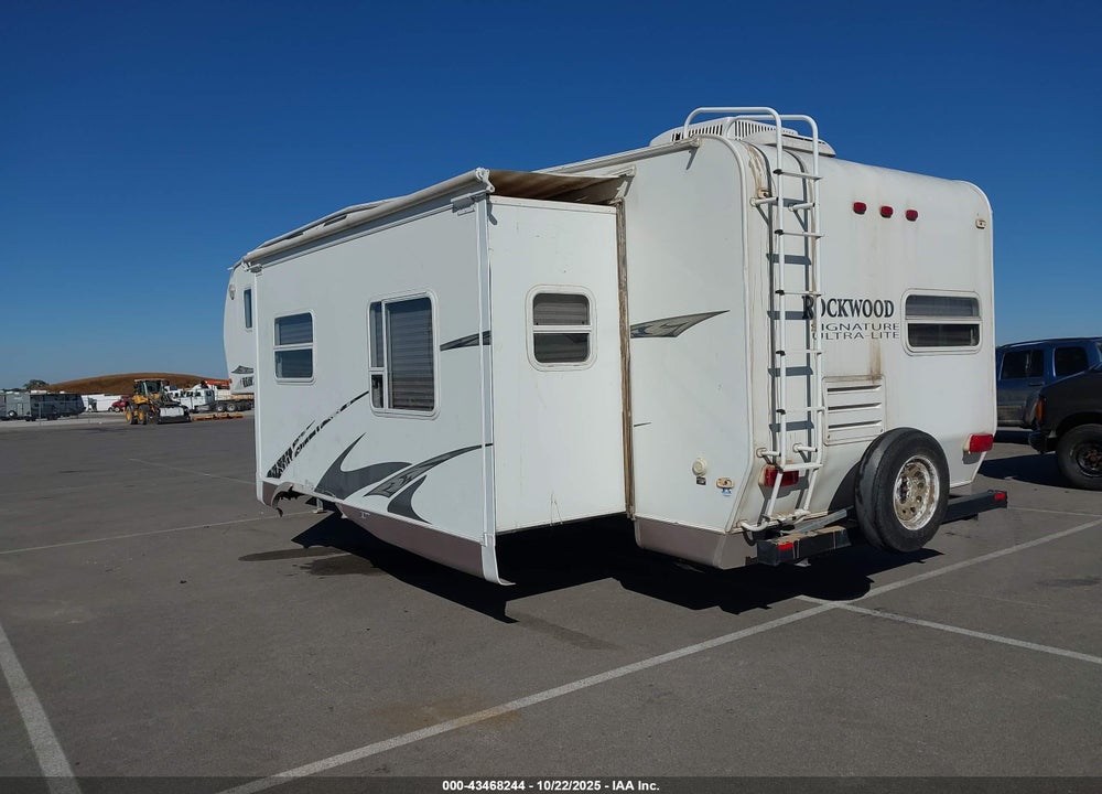 2008 ROCKWOOD FIFTH WHEEL /SIGNATU VIN: 4X4FRLD2481825455