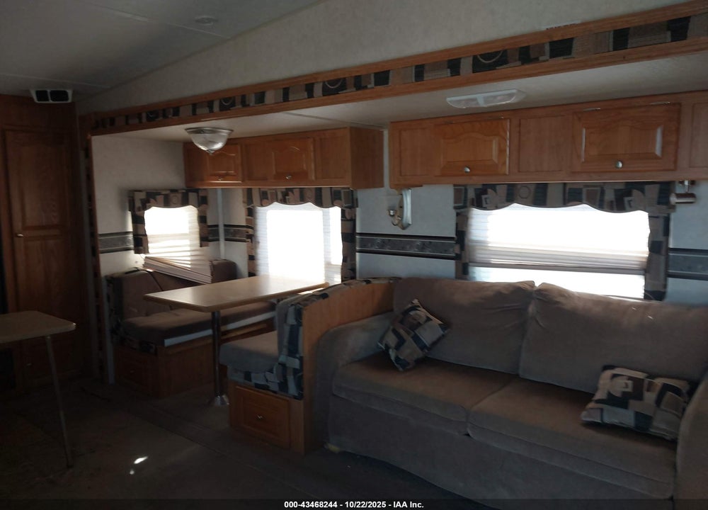 2008 ROCKWOOD FIFTH WHEEL /SIGNATU VIN: 4X4FRLD2481825455