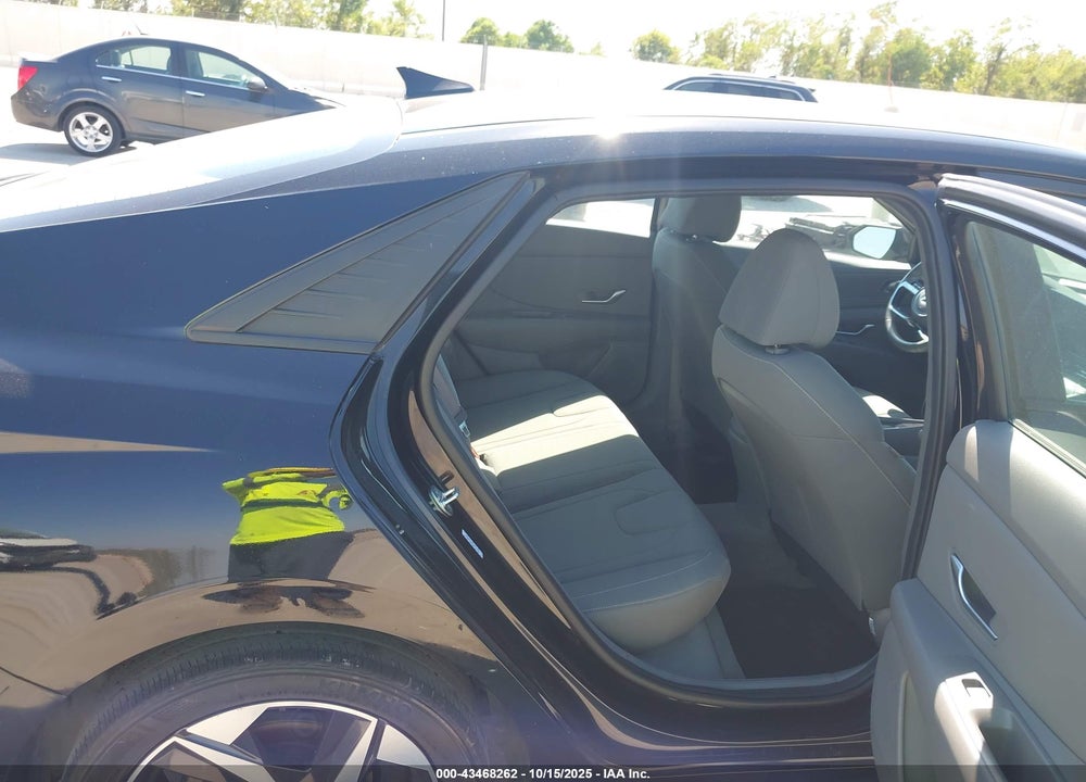 2023 HYUNDAI ELANTRA SEL VIN: KMHLS4AG5PU433869