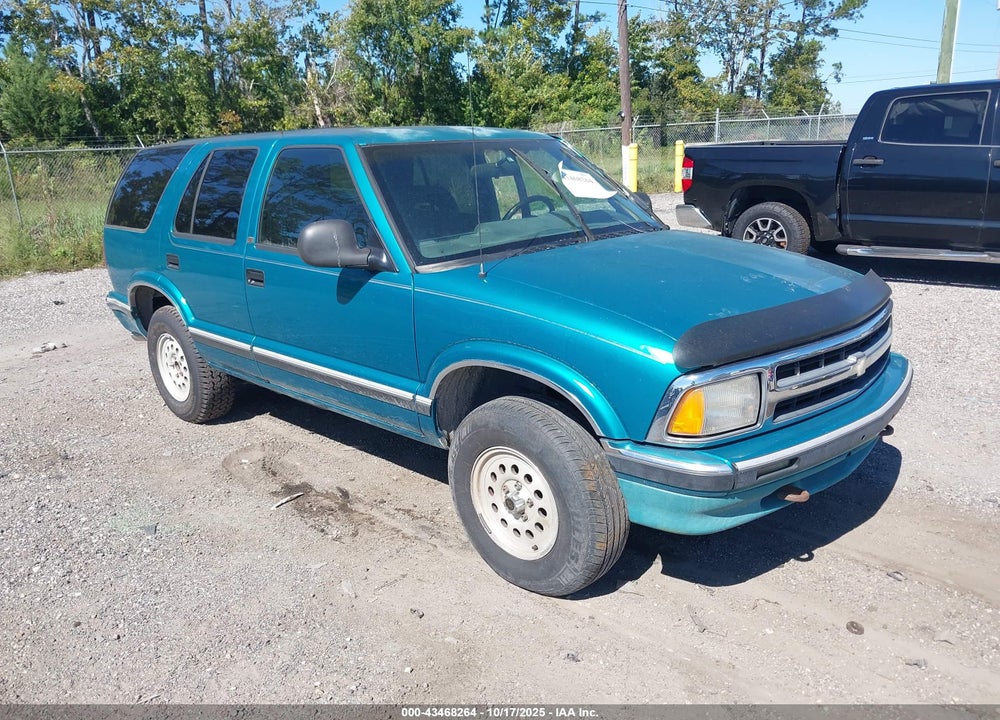 1995 CHEVROLET BLAZER VIN: 1GNDT13WXS2260600